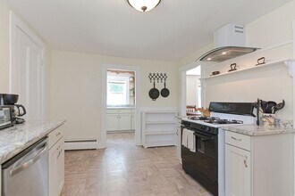 31 Chester Square in Gloucester, MA - Building Photo - Building Photo