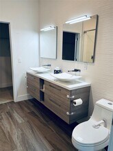 4385 NW 9th St in Plantation, FL - Building Photo - Building Photo