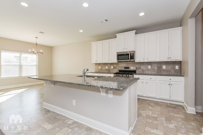 64 Castlemoor Loop in Adairsville, GA - Building Photo - Building Photo