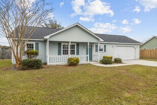 504 Sumrell Way in Hubert, NC - Building Photo