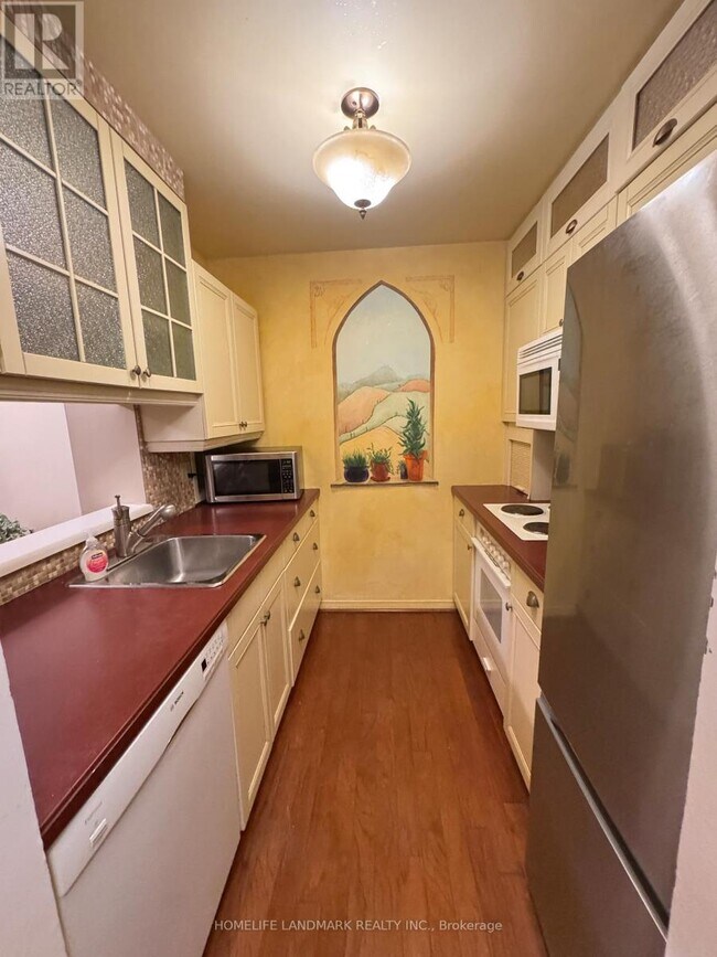 1055 Bay St. in Toronto, ON - Building Photo - Building Photo