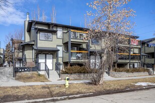 Tuxedo Gardens in Calgary, AB - Building Photo