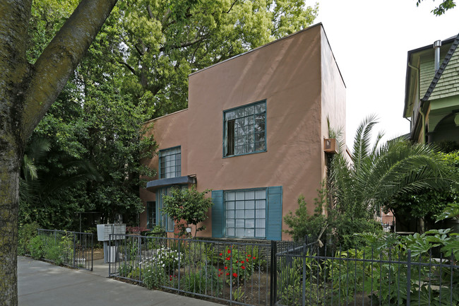 1709 Capitol Ave in Sacramento, CA - Building Photo - Building Photo