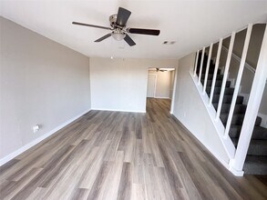 4612 W Orange St in Pearland, TX - Building Photo - Building Photo