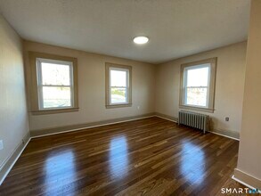 482 W Main St in Norwich, CT - Building Photo - Building Photo