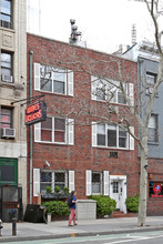 459 Hudson St in New York, NY - Building Photo - Building Photo