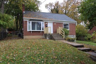 1646 Raglan St in Cincinnati, OH - Building Photo