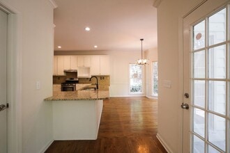 5055 Mallory Ct in Suwanee, GA - Foto de edificio - Building Photo