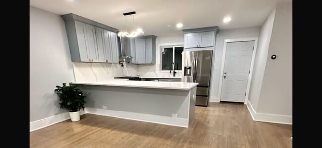property at 6248 N Hoyne Ave