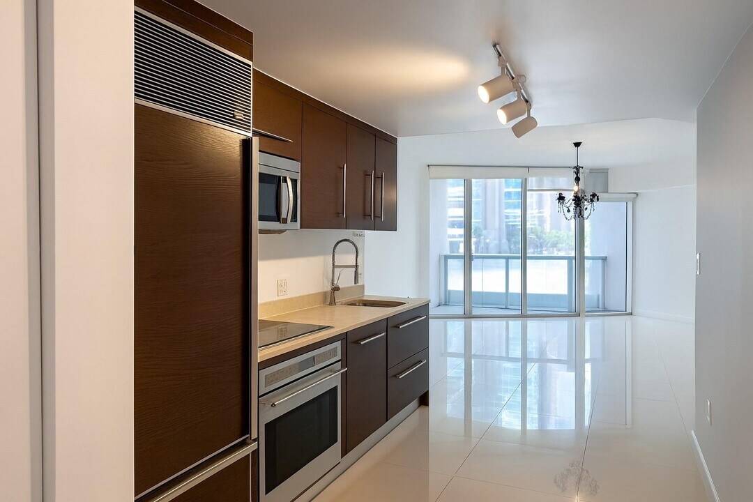 475 Brickell Ave, Unit 408 in Miami, FL - Building Photo