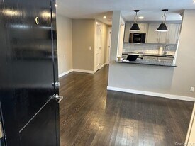 377 Fort Salonga Rd in Northport, NY - Building Photo