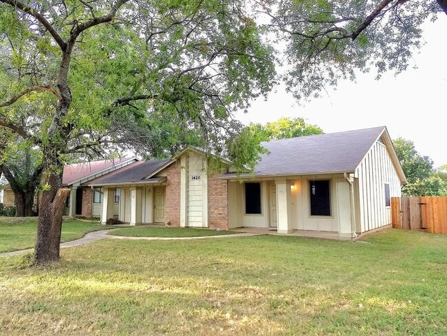 property at 1620 W Braker Ln