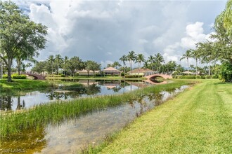 7430 Emilia Ln in Naples, FL - Foto de edificio - Building Photo