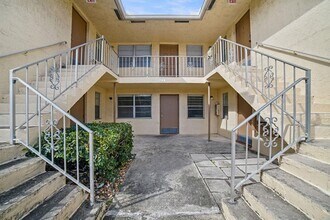 461 Sunshine Dr in Coconut Creek, FL - Building Photo - Building Photo