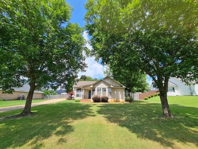 61 Old Orchard Rd in Deatsville, AL - Building Photo - Building Photo