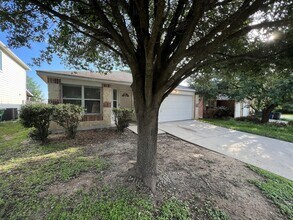 9411 Massaro St in San Antonio, TX - Foto de edificio - Building Photo