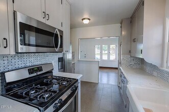 338 W Palm Dr in Oxnard, CA - Building Photo - Building Photo