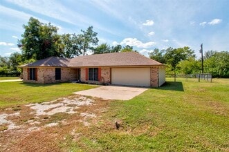 373 Old Shawnee Trail Dr in Gordonville, TX - Building Photo - Building Photo