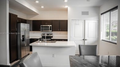 1202 NW 208th Terrace in Miami Gardens, FL - Building Photo - Building Photo