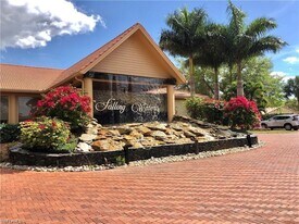 2385 Hidden Lake Dr in Naples, FL - Building Photo
