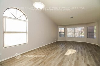 213 N Honeysuckle Ln in Gilbert, AZ - Building Photo - Building Photo