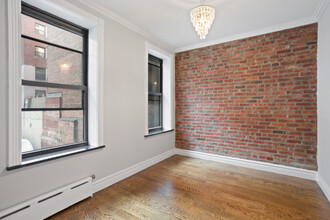 340 E 18th St in New York, NY - Building Photo - Building Photo