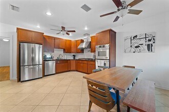 4313 Marathon Blvd in Austin, TX - Building Photo - Building Photo