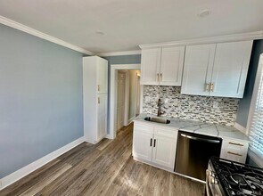 10 Vernon Ave in Rockville Centre, NY - Building Photo - Building Photo