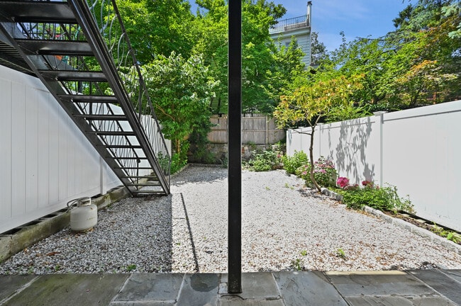 5823 Fieldston Rd in Bronx, NY - Building Photo - Building Photo