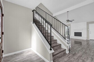 2055 Little Cedar Dr in Houston, TX - Building Photo - Building Photo
