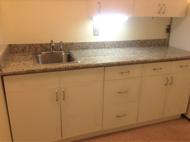 714 1st St S, Unit D in Kirkland, WA - Foto de edificio - Building Photo