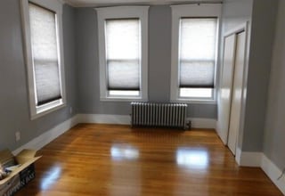 168 River St, Unit 1 in Cambridge, MA - Foto de edificio - Building Photo