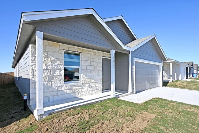 3813 Low Tide in Seguin, TX - Building Photo - Building Photo
