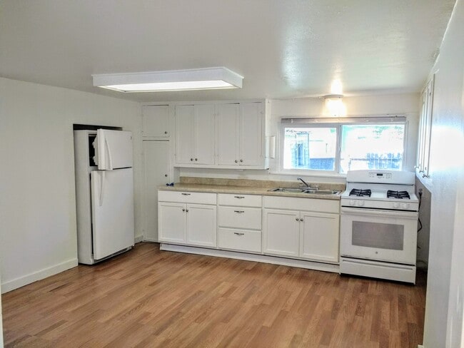 4142 Excelsior Road, Unit B