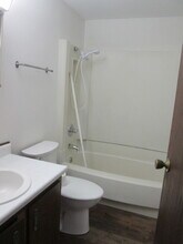 116 N Adams St, Unit 114 N Adams St in Delphos, OH - Foto de edificio - Building Photo