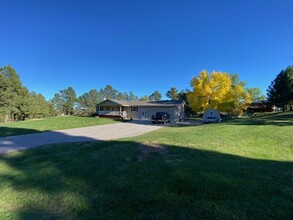 3302 Kerry Dr in Rapid City, SD - Foto de edificio - Building Photo