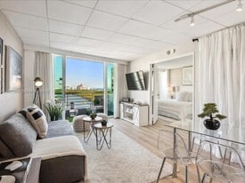 2670 E Sunrise Blvd in Fort Lauderdale, FL - Building Photo