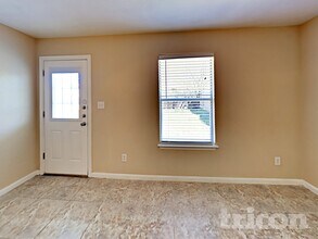 5746 Butch Canyon in San Antonio, TX - Foto de edificio - Building Photo