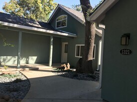 1319-1321 Normal Ave in Chico, CA - Building Photo