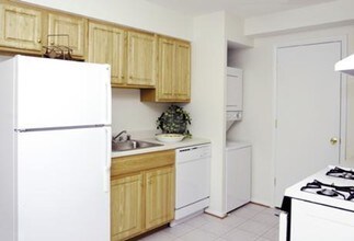 Deer Park Apartments in Randallstown, MD - Foto de edificio - Interior Photo