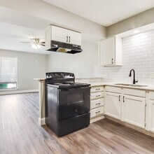 406 Noble Ave in Everman, TX - Building Photo - Building Photo