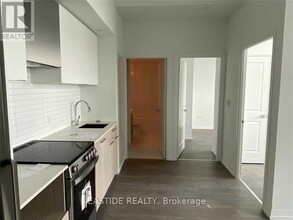 4913-4251 JARVIS St in Toronto, ON - Building Photo - Building Photo
