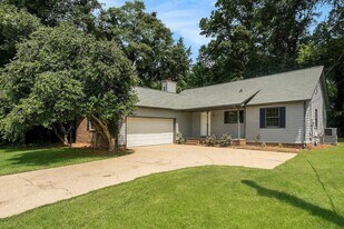 4315 Greenbrier Dear Rd in Anniston, AL - Building Photo