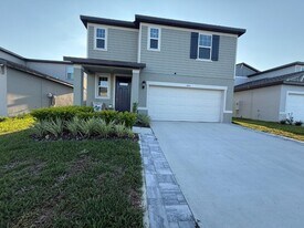 3919 Radiant Mountain Dr in Plant City, FL - Building Photo