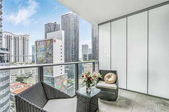 1010 Brickell Ave, Unit 1710 in Miami, FL - Building Photo - Building Photo