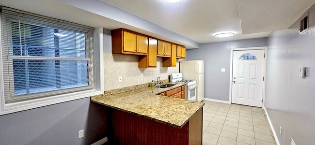 2444 W Homer St in Chicago, IL - Building Photo - Building Photo