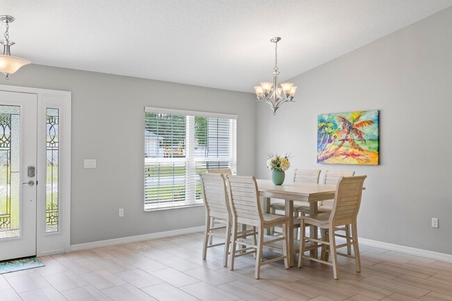 65 Eastwood Dr in Palm Coast, FL - Foto de edificio - Building Photo