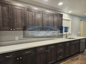 53311 W Lane Rd in Scappoose, OR - Building Photo - Building Photo