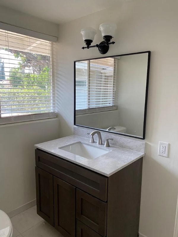 8554 Fullbright Ave in Los Angeles, CA - Foto de edificio - Building Photo