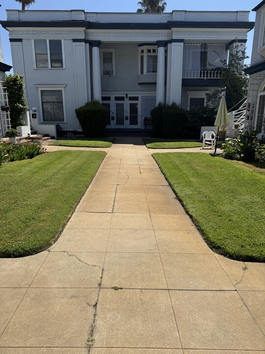 410 N Euclid Ave, Unit #9 in Pasadena, CA - Building Photo
